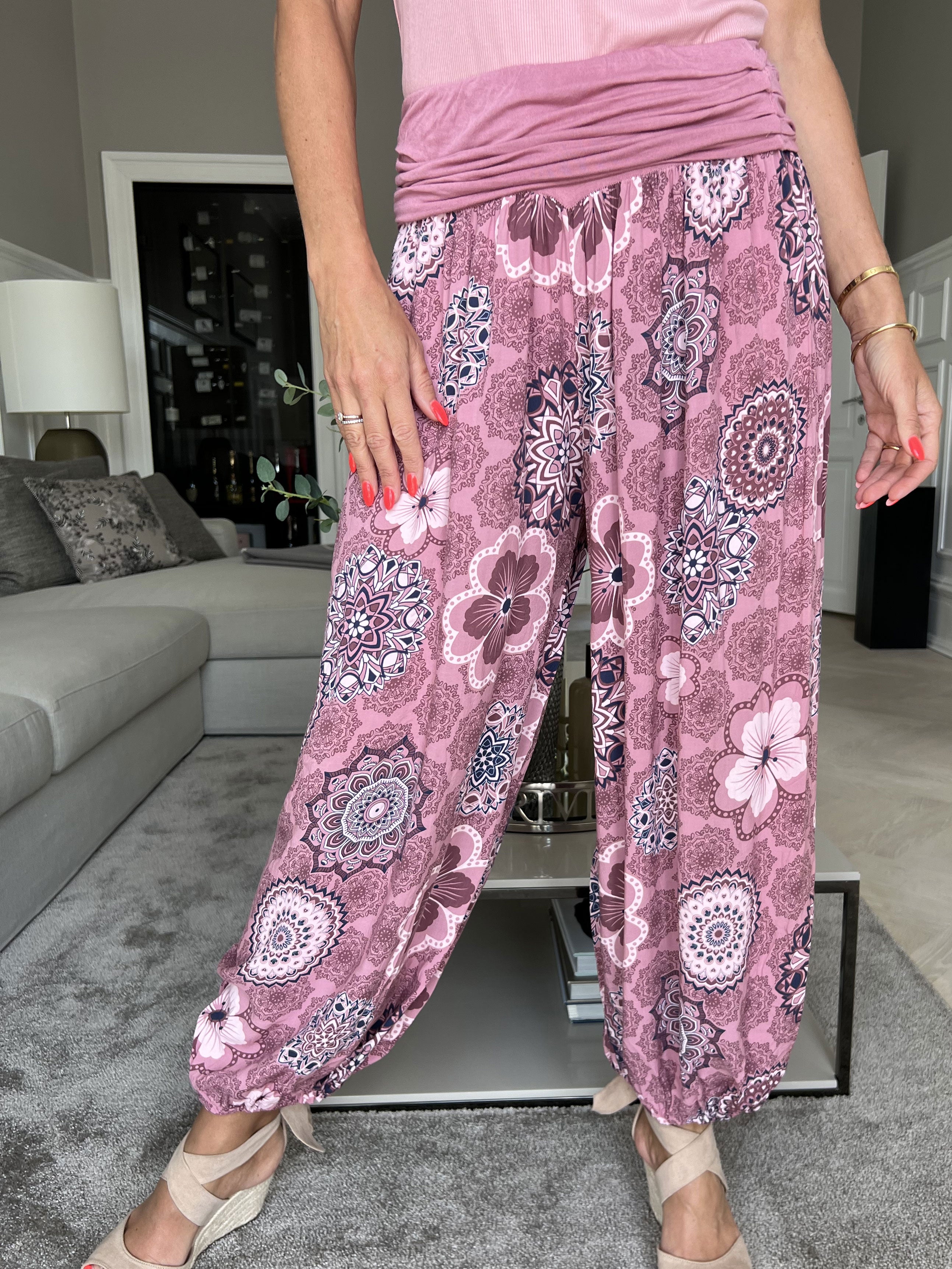 Vibe Pattern - Lette og løse bukser med elastikkant i livet